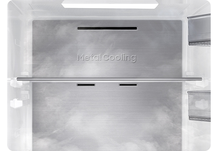 냉장고 내상 메탈쿨링 부분에 냉기가 감도는 연출된 이미지 입니다.