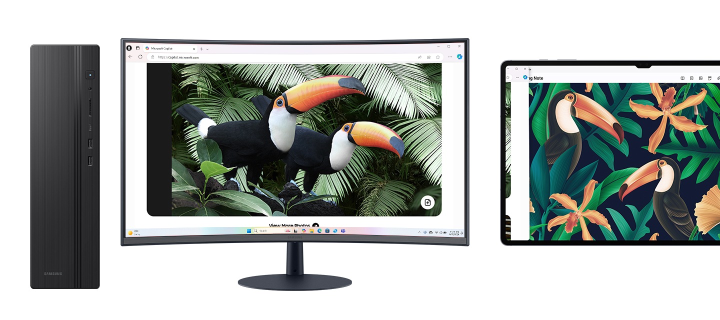 데스크탑과 모니터, 갤럭시 탭이 나란히 놓여있습니다.