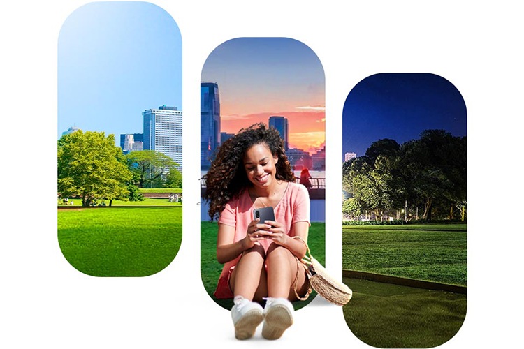 아침, 점심, 저녁의 모습을 담은 공원 이미지 가운데 여성 한명이 앉아 갤럭시 점프4를 바라보고 있습니다.