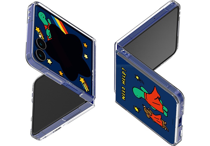조구만 브라키오&우디 플립수트 카드 with 케이스를 장착한 갤럭시 Z 플립7 두 대가 살작 접힌 채 서로 상하좌우 반전되어 있고, 플렉스 윈도우에는 포토 프레임이 보여지고 있습니다.
