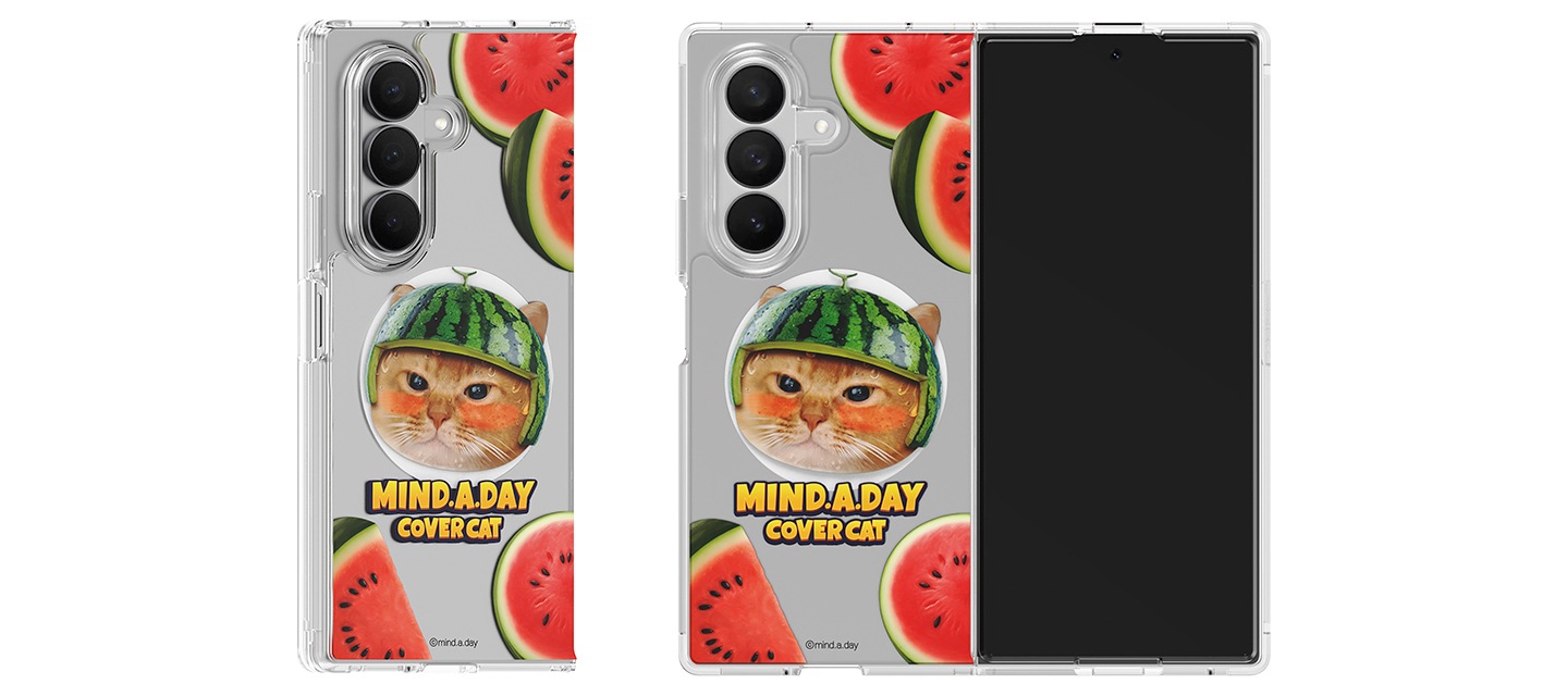 마인드어데이 버라이어티 마그넷 케이스를 장착한 갤럭시 Z 폴드7가 왼쪽에는 완전히 졉혀 뒷면이 보이고, 오른쪽에는 완전히 펼쳐져 있습니다.