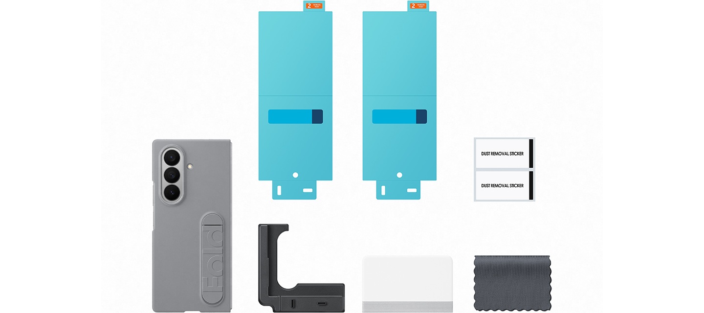 갤럭시 Z 폴드7 실리콘 케이스 with 스탠드의 구성품이 자세히 보이고 있습니다. 실리콘 케이스, AR 필름 2장, 스퀴지, 더스트 리무버 스티커, 마이크로 파이버 클리너, 어플리케이터가 보이고 있습니다.