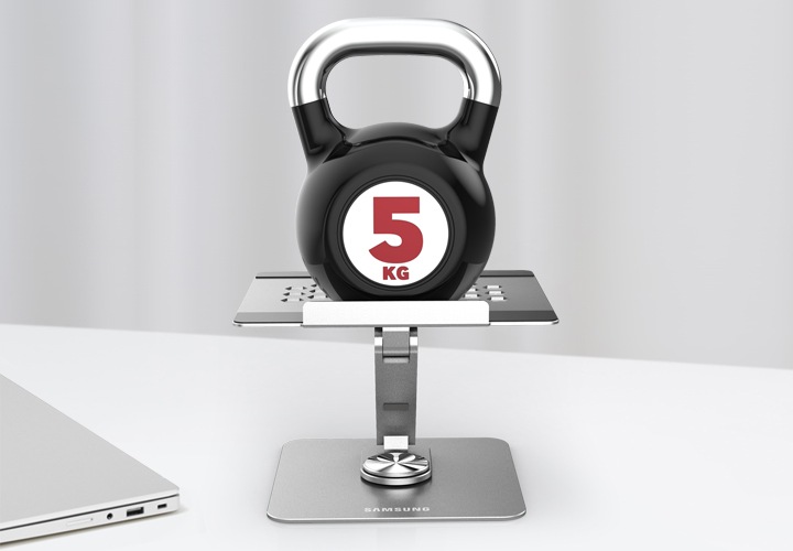 노트북 거치대 위 5KG 중량의 케틀벨이 올려져 있습니다.