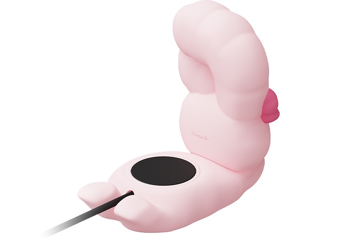 충전독을 장착한 애스더버니 갤럭시 워치 충전독 거치대의 뒷모습이 보이고있습니다.