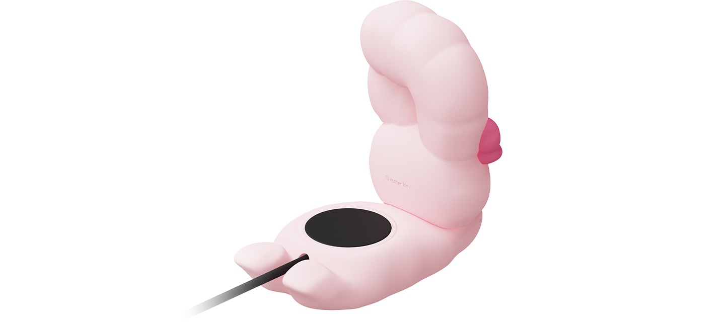 충전독을 장착한 애스더버니 갤럭시 워치 충전독 거치대의 뒷모습이 보이고있습니다.