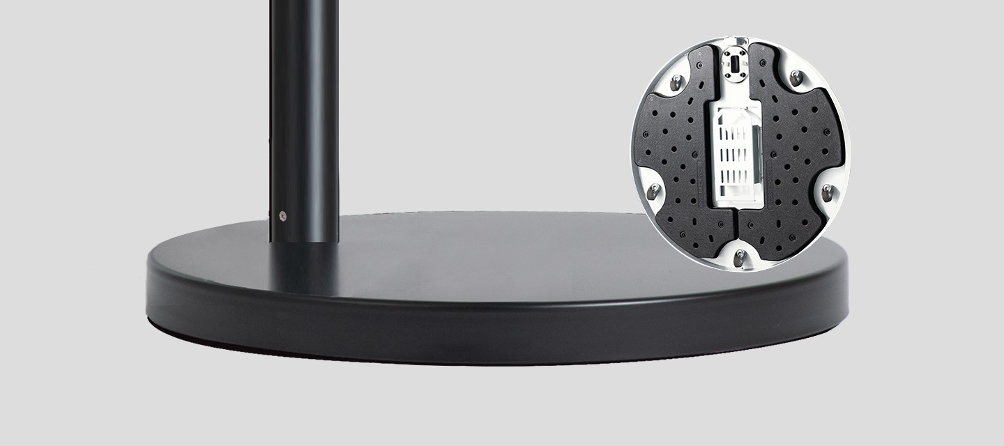 스탠드의 하단 부분 이미지를 크게 보여주고 있으며, 우측에는 스탠드의 바닥면 하단을 보여주는 이미지가 있습니다.