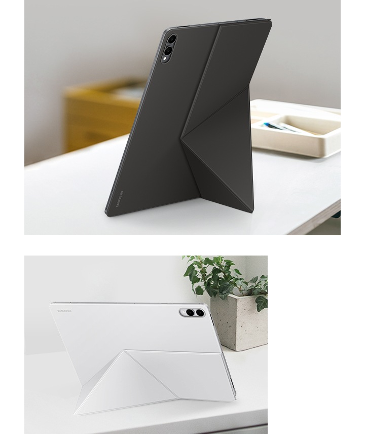 왼쪽 이미지에는 화이트 색상의 북커버를 장착한 가로 모드로 세워진 갤럭시 탭 S11 울트라가 있습니다. 오른쪽 이미지에는 블랙 색상의 북커버를 장착한, 세로 모드로 세워진 기기가 있습니다. 가로와 세로 양방향으로 안정적인 핸즈프리 시청이 가능함을 강조하고 있습니다. 