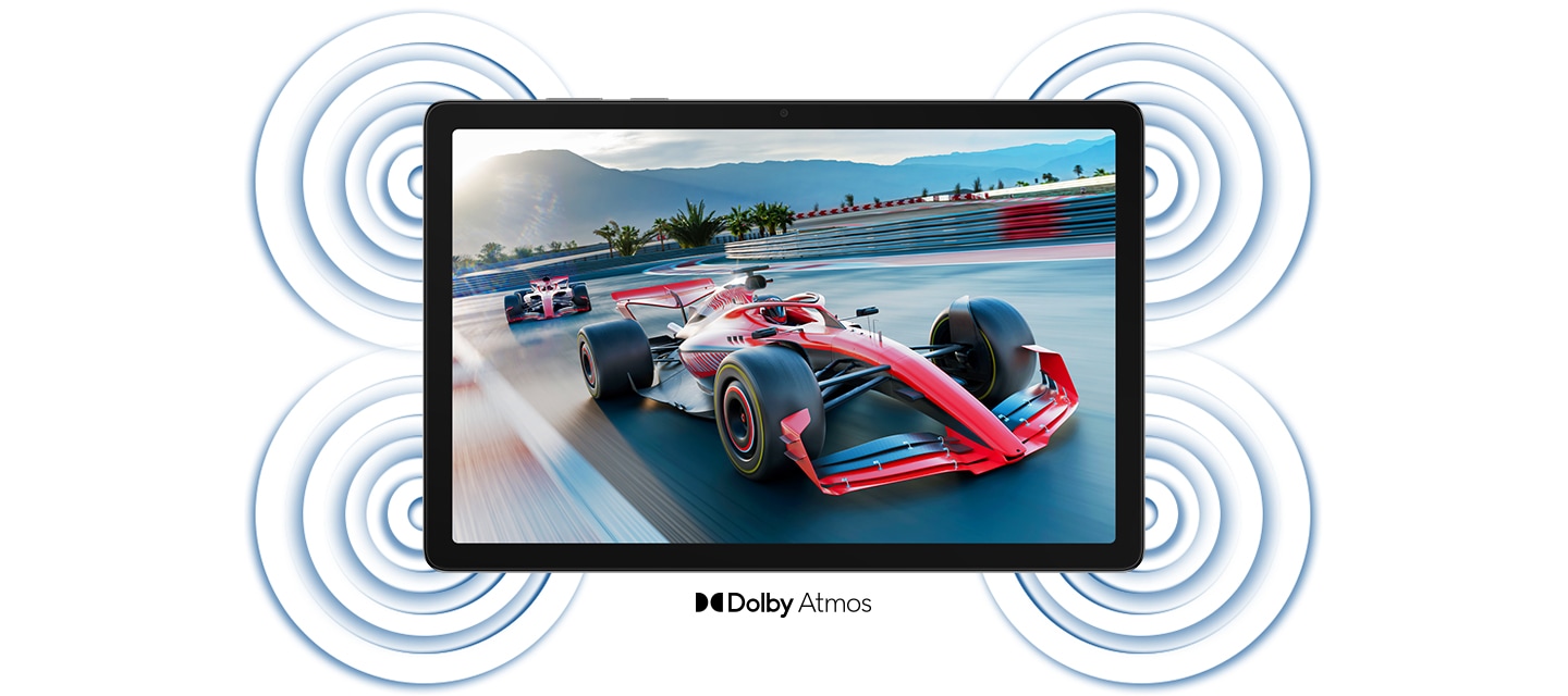 갤럭시 탭 A11+가 화면이 나타나도록 가로로 놓여 있습니다. 화면에는 레이싱카와 함께 모터스포츠 트랙 경주 장면이 표시됩니다. 기기의 네 모서리에는 원형으로 퍼지는 파동이 있습니다. 이 선은 Dolby Atmos 쿼드 스피커의 고품질 서라운드 사운드 시스템을 나타냅니다. 기기 아래에 브랜드 로고 아이콘과 함께 Dolby Atmos 문구가 적혀 있습니다.