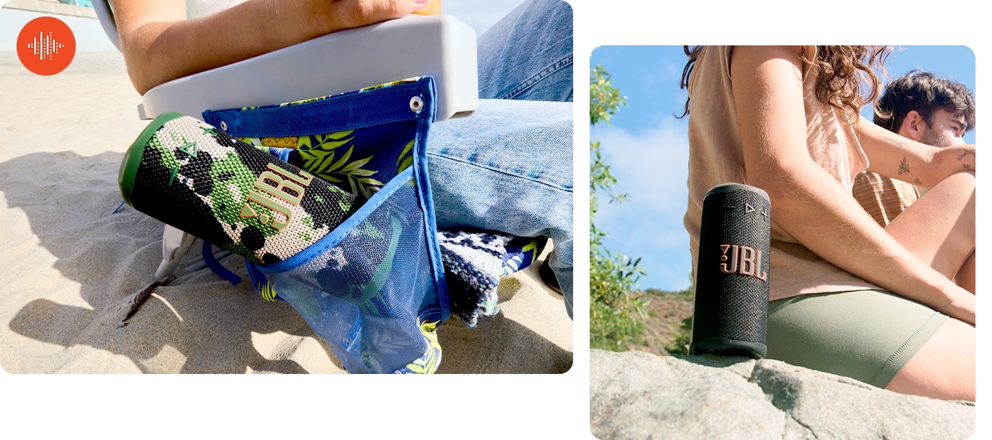 좌측에는 모래사장에 의자를 놓고 앉은 사람이 보이며, 의자 옆에 달린 주머니에는 스피커가 담겨 있습니다. 우측에는 돌 위에 두명의 사람이 앉아 있으며, 녹색 반바지를 입은 사람 옆에 스피커가 놓여 있습니다.