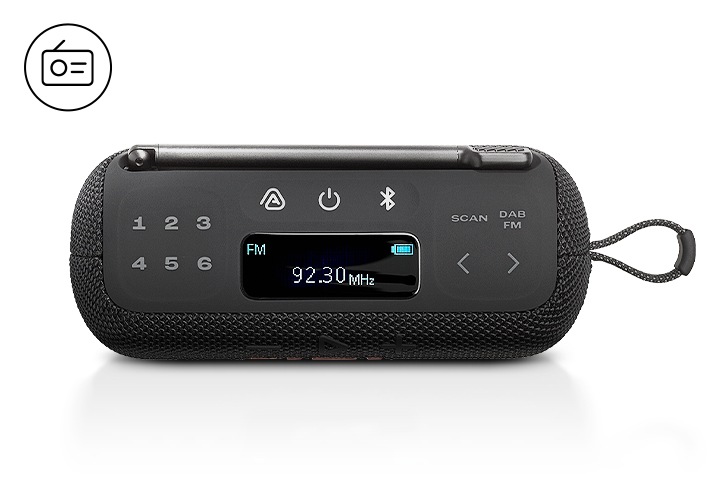 블랙 색상의 라디오 스피커의 상단 버튼 부분이 보입니다.