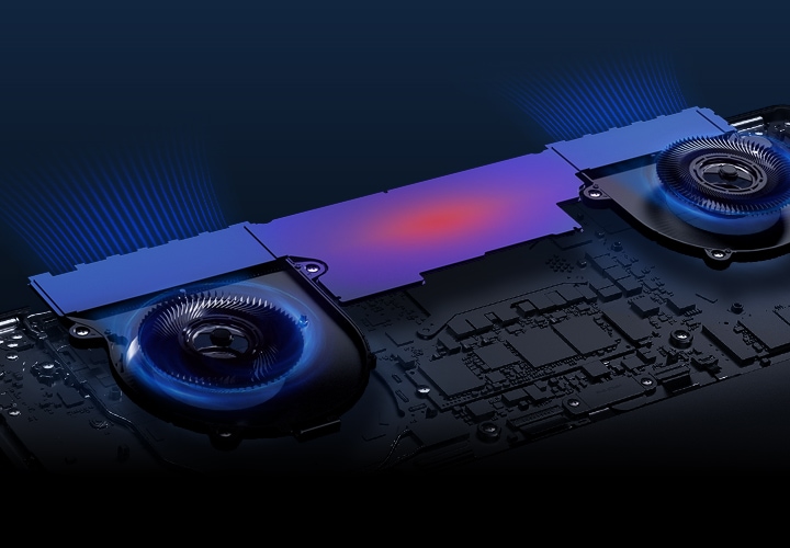 갤럭시 북6 프로 내부 냉각 시스템이 나타납니다. 더 넓어진 증기 챔버, 더 커진 방열 핀, 저소음 팬 설계가 특징입니다. 열이 빠져나가는 모습을 그래픽을 통해 시각적으로 나타내며 더욱 빠른 열 방출을 강조합니다.