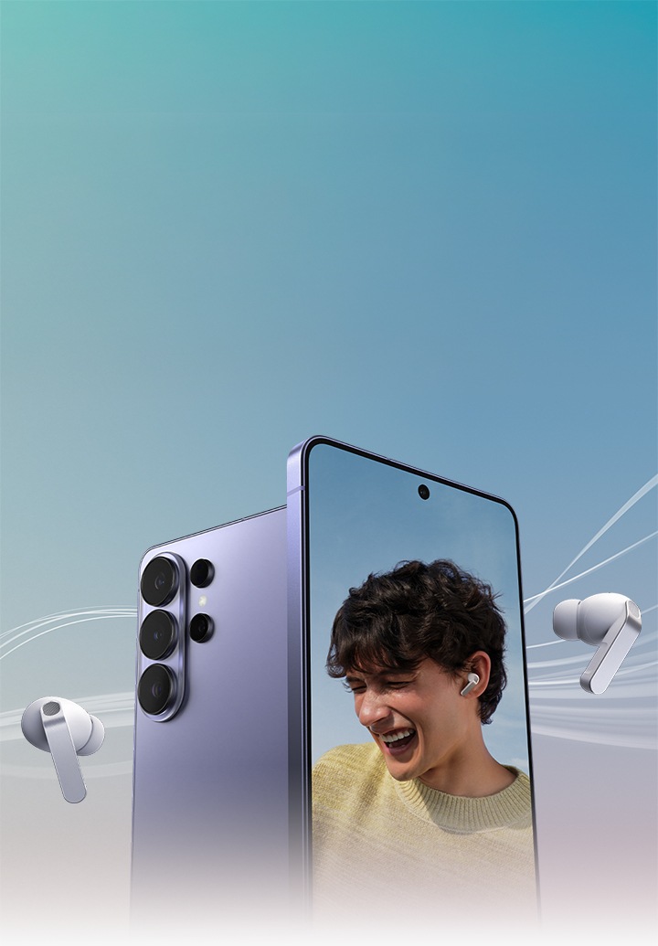 화이트 색상의 갤럭시 버즈4 프로 한 쌍이 2대의 갤럭시 스마트폰을 둘러싸고 있습니다. 1대의 스마트폰은 뒷면이 앞쪽을 향하고 있고 다른 스마트폰에는 화이트 색상의 갤럭시 버즈4 프로를 착용한 사람의 모습이 표시되어 있습니다.