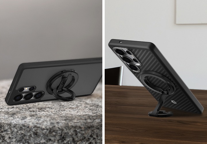 이미지 두 개가 있습니다. 좌측 이미지의 외쪽 끝에는 검은색 종이컵이 보이며 기기를 듀얼 마그넷 링홀더의 링 부분만 펼쳐 스탠드로 사용하는 이미지 입니다. 우측 이미지는 목재 테이블 위에서 듀얼 마그넷 링홀더를 완전히 펼쳐 세로모드 스탠드로 사용하고 있는 이미지입니다.