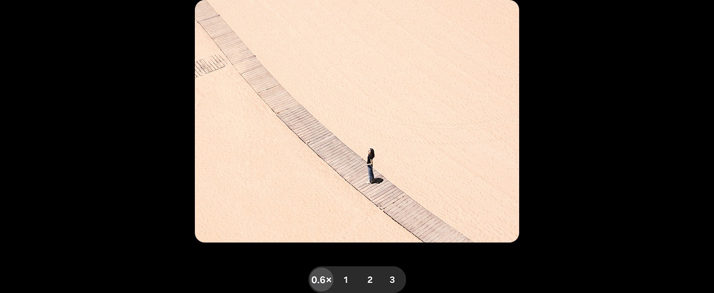 3배 줌으로 촬영한 풍경 사진입니다. 확대해도 디테일이 선명하고 또렷하게 유지됩니다.