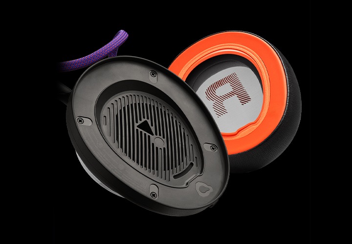 헤드폰과 분리된 이어패드가 있습니다.