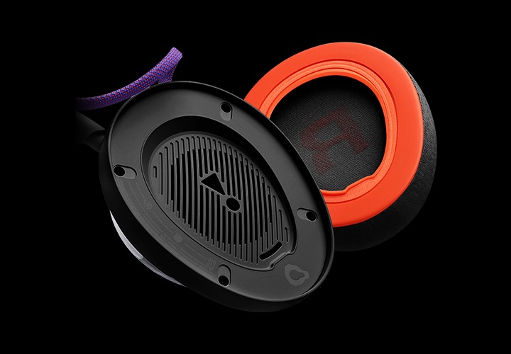 헤드폰과 분리된 이어패드가 있습니다.