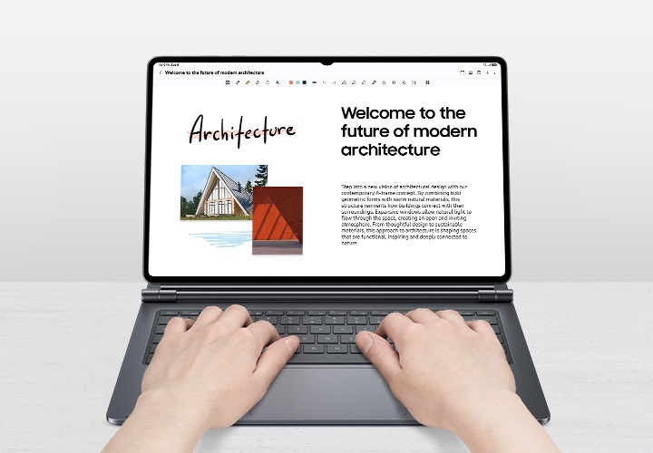 갤럭시 탭 S11 울트라 프로 키보드가 펼쳐집니다. POGO 핀 부분이 확대되며 갤럭시 탭 S11 울트라가 키보드에 장착된 모습이 강조됩니다. 탭이 노트북처럼 펼쳐지면서 화면에 메모 앱이 실행 중인 모습이 나타납니다. 두 손으로 키보드와 갤럭시 탭을 사용해 작업하는 모습입니다.