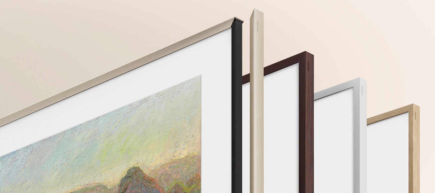 앞에서부터 챔퍼 샌드골드 베젤, 플랫 브라운 베젤, 플랫 화이트 베젤, 플랫 티크 베젤이 설치된 The Frame의 우측 상단 확대 컷이 배치되어 있습니다. 맨 앞에 챔퍼 샌드골드 베젤이 설치된 The Frame의 경우 우측 테두리가 살짝 분리되어 있습니다.