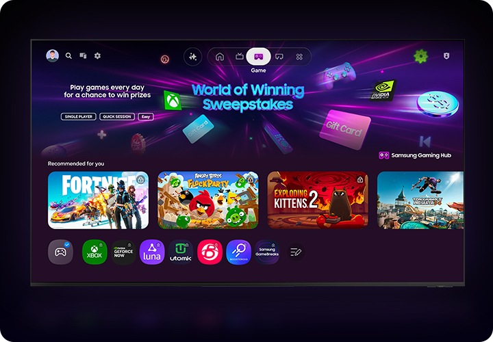 TV 화면 속으로 게임 화면이 보여지고 있습니다.