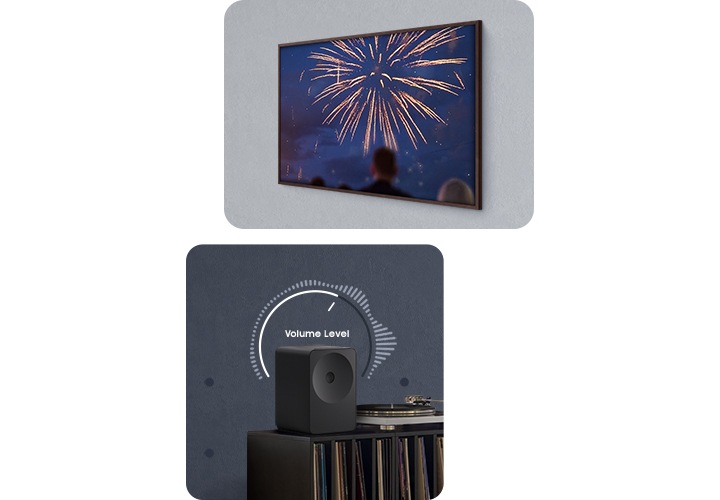 왼쪽에는 장식장 위에 스피커가 놓여 있으며, 스피커 위에는 ‘Volume Level’이 표시되어 있습니다. 오른쪽에는 벽에 TV가 설치되어 있으며, 화면에는 불꽃놀이를 보고 있는 사람들의 뒷모습이 보여지고 있습니다.