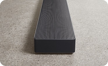 사운드바의 측면이 보여지고 있습니다.