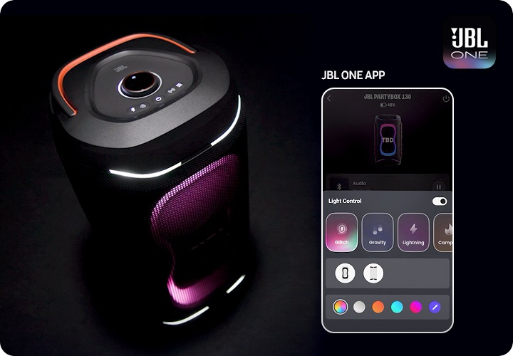 JBL PARTYBOX 130 스피커를 위에서 내려다 본 모습이 나와있고 JBL ONE APP에서 스피커를 제어할 수 있는 앱 화면이 나와있습니다. 우측 상단에 JBL ONE 로고가 있습니다.