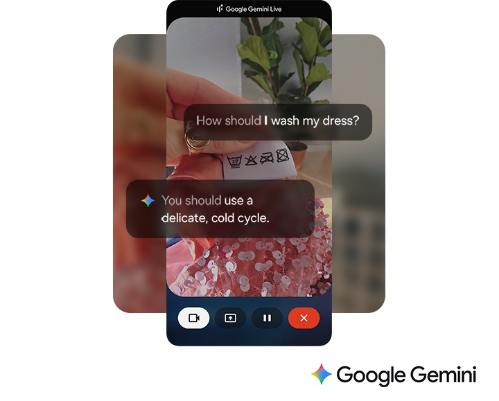 Google Gemini Live가 활성화된 상태에서 사용자가 원피스 세탁 방법을 물어보고 있습니다. 카메라 화면에는 세탁 기호가 표시된 라벨이 나타나고, 화면 하단에는 Google Gemini 로고가 표시됩니다.