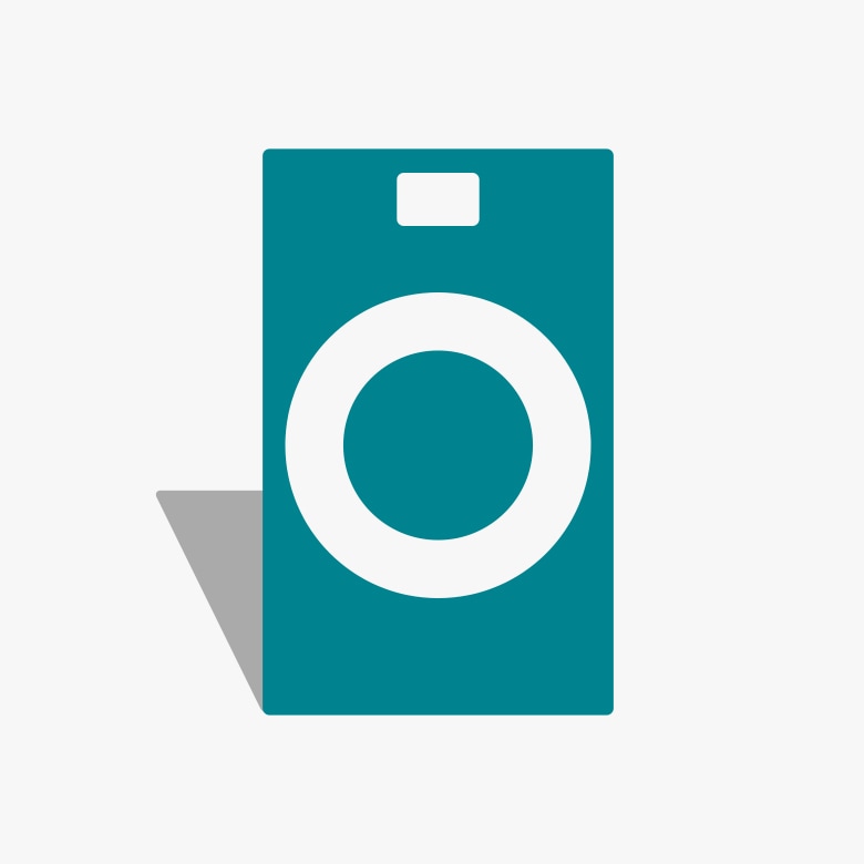 Bespoke AI 콤보가 벽면에 설치되어 있고, 우측으로 가구장이 있습니다.