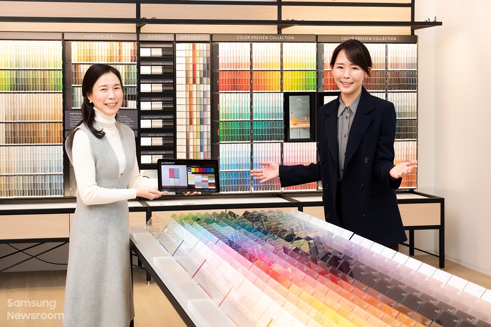 감성디자인그룹 김소희 그룹장과 홍지담 디자이너 이미지