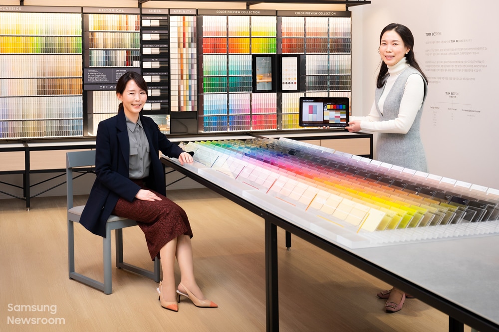 감성디자인그룹 김소희 그룹장과 홍지담 디자이너 사진