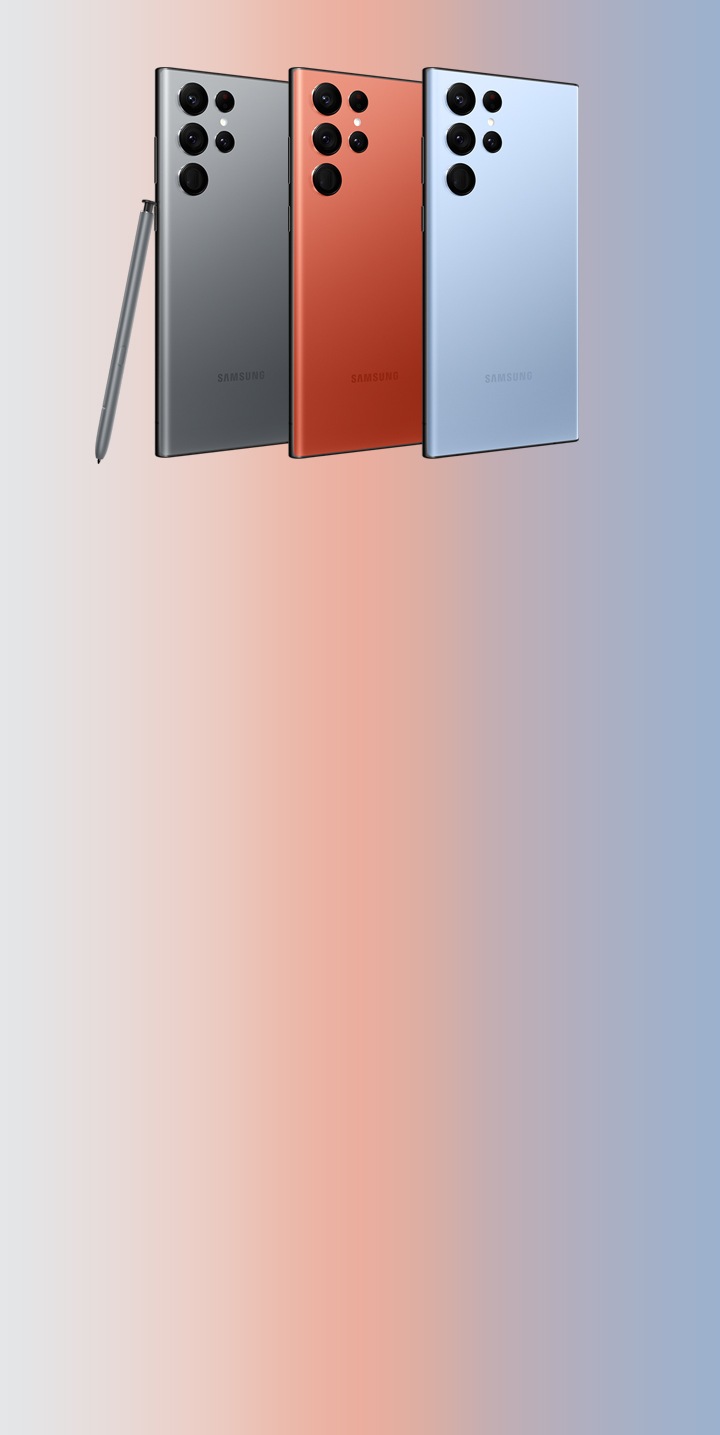 갤럭시 S22 울트라 단독컬러(스카이블루, 레드, 그라파이트) 제품이 나열된 모습