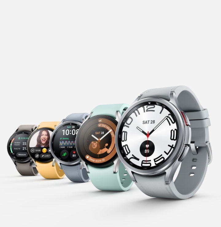 'Galaxy Watch6 Series 구매 고객께 드리는 특별한 혜택' 메인 카피 밑으로 갤럭시 워치6 그라파이트 1종, 실버3종, 갤럭시 워치6 클래식 실버 1종이 놓여있는 모습
            5종의 각 워치페이스에는 체성분 분석, 셀카 사진, 운동 체크, 수면유형, 시계표가 노출 되어있음