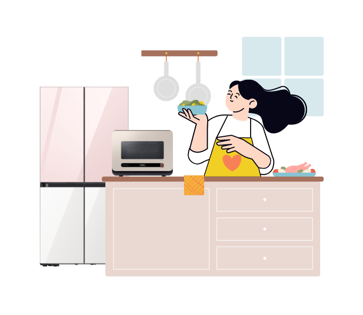 음식이 담긴 그릇을 손에 들고 있는 여성, 큐커, BESPOKE 냉장고, 베이지색 주방 테이블, 벽에 걸려있는 후라이팬 2개