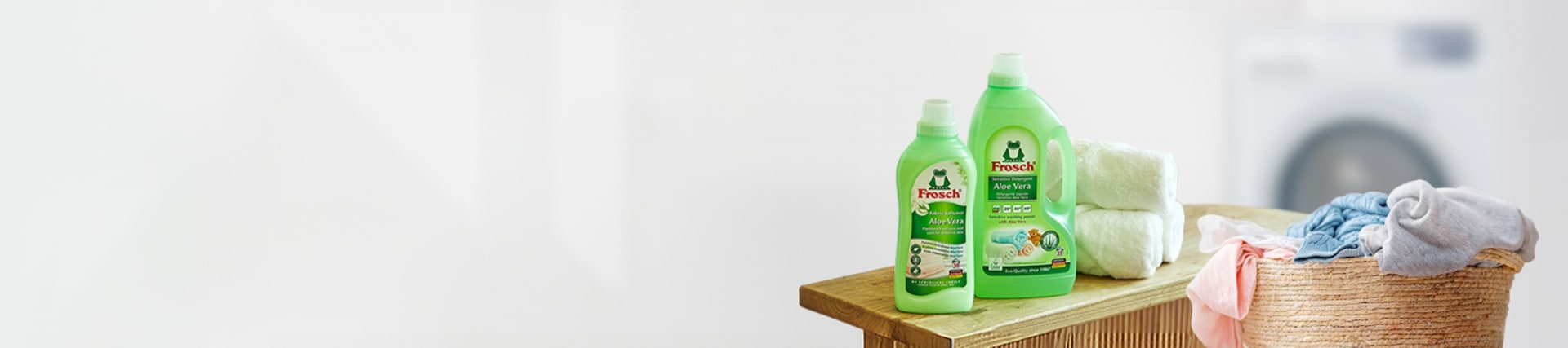 헨켈 라벤더 세제, 프로쉬 세탁 세제, 에코버 세탁 세제, 우측 배경 드럼세탁기, 우측 앞 빨래바구니