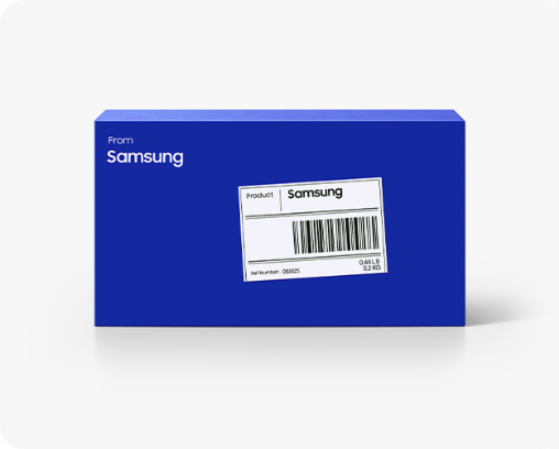 파란색 상자 왼쪽 상단에는 From Samsung이라고 쓰여있고, 가운데에 직사각형 스티커가 붙어있으며, 스티커에는 Product l Samsung과 바코드가 있는