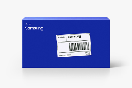 파란색 상자 왼쪽 상단에는 From Samsung이라고 쓰여있고, 가운데에 직사각형 스티커가 붙어있으며, 스티커에는 Product l Samsung과 바코드가 있는