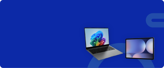 우측으로 갤럭시 북5, 갤럭시 탭 S10 울트라 제품이 놓여져있는