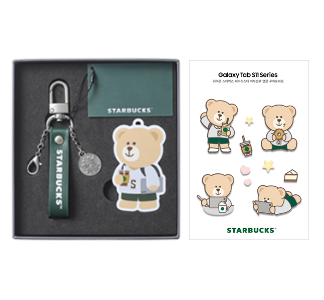 스타벅스라고 적힌 키링과 스타벅스 음료를 들고있는 곰돌이 캐릭터가 박스에 담겨져 있으며, 우측엔 스타벅스 음료와 디저트를 들고 있는 4개의 곰돌이 캐릭터 띠부실