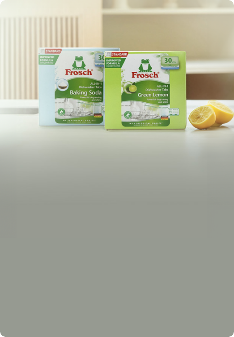 주방 풍경, 테이블에 놓인 프로쉬 식기세척기세제 베이킹소다 제품, 프로쉬 식기세척기세제 그린레몬 제품