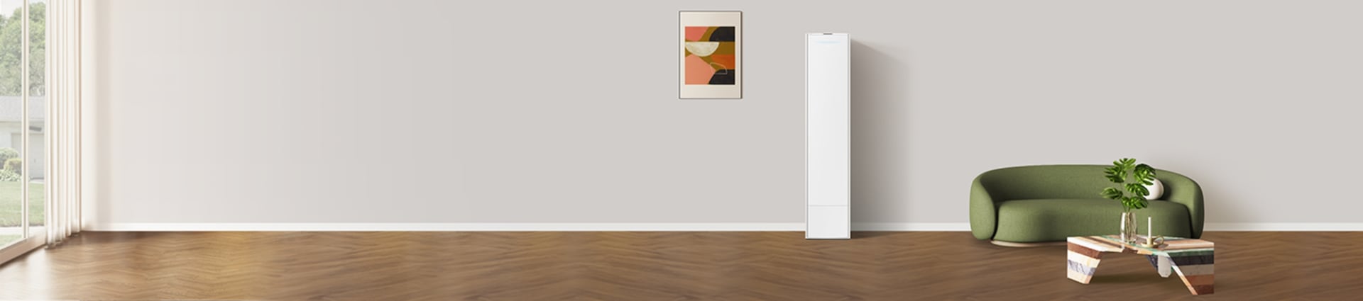 통창이 있는 거실에 Bespoke AI 무풍콤보 갤러리가 설치되어있으며, 에어컨 왼쪽으로는 액자가 오른쪽으로는 쇼파와 테이블이 있는