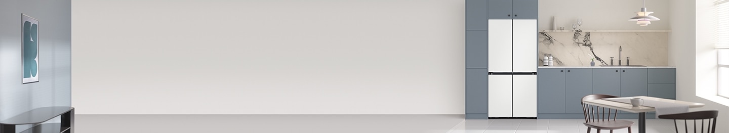 주방 가운데 냉장고가 빌트인 되어 있는