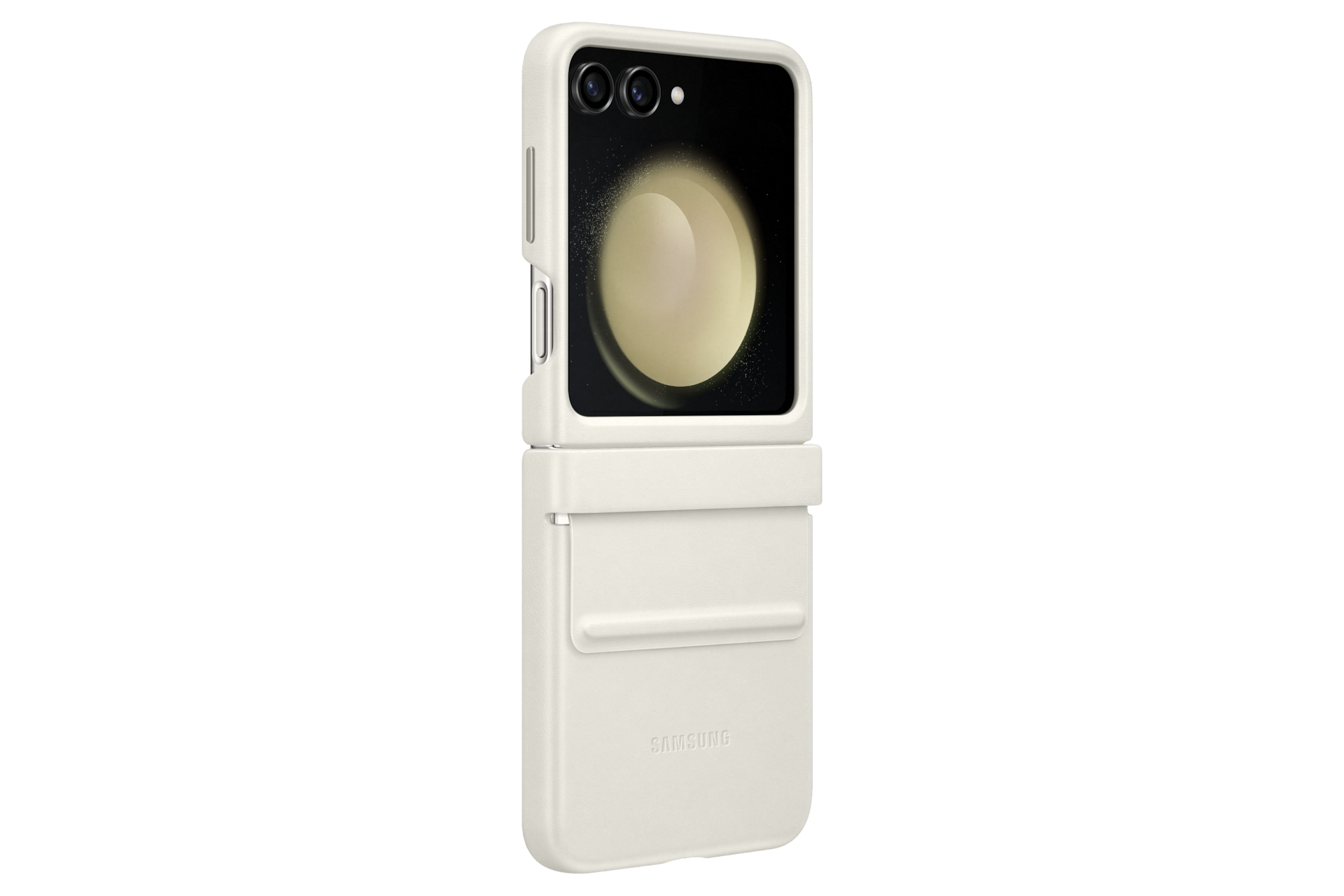 갤럭시 Z 플립5 플랩 비건 레더 케이스 (크림) 제품에 갤럭시 Z 플립을 장착후 45도 돌아간 앞면 이미지 