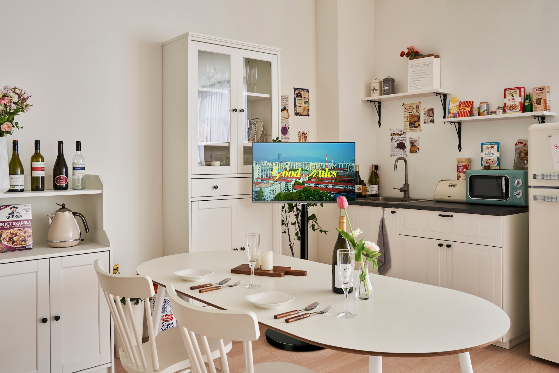 무빙 스탠드 블랙 (선반 거치대 포함) 인테리어컷