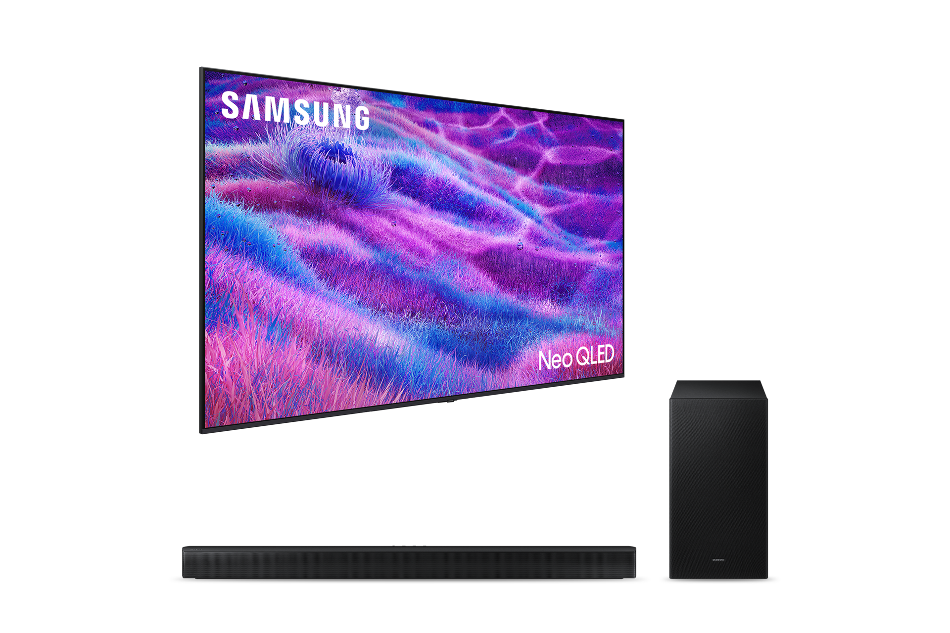 풀 모션 슬림핏 벽걸이형 TV의 좌측 30도 측면과 사운드바의 정면이 보입니다.