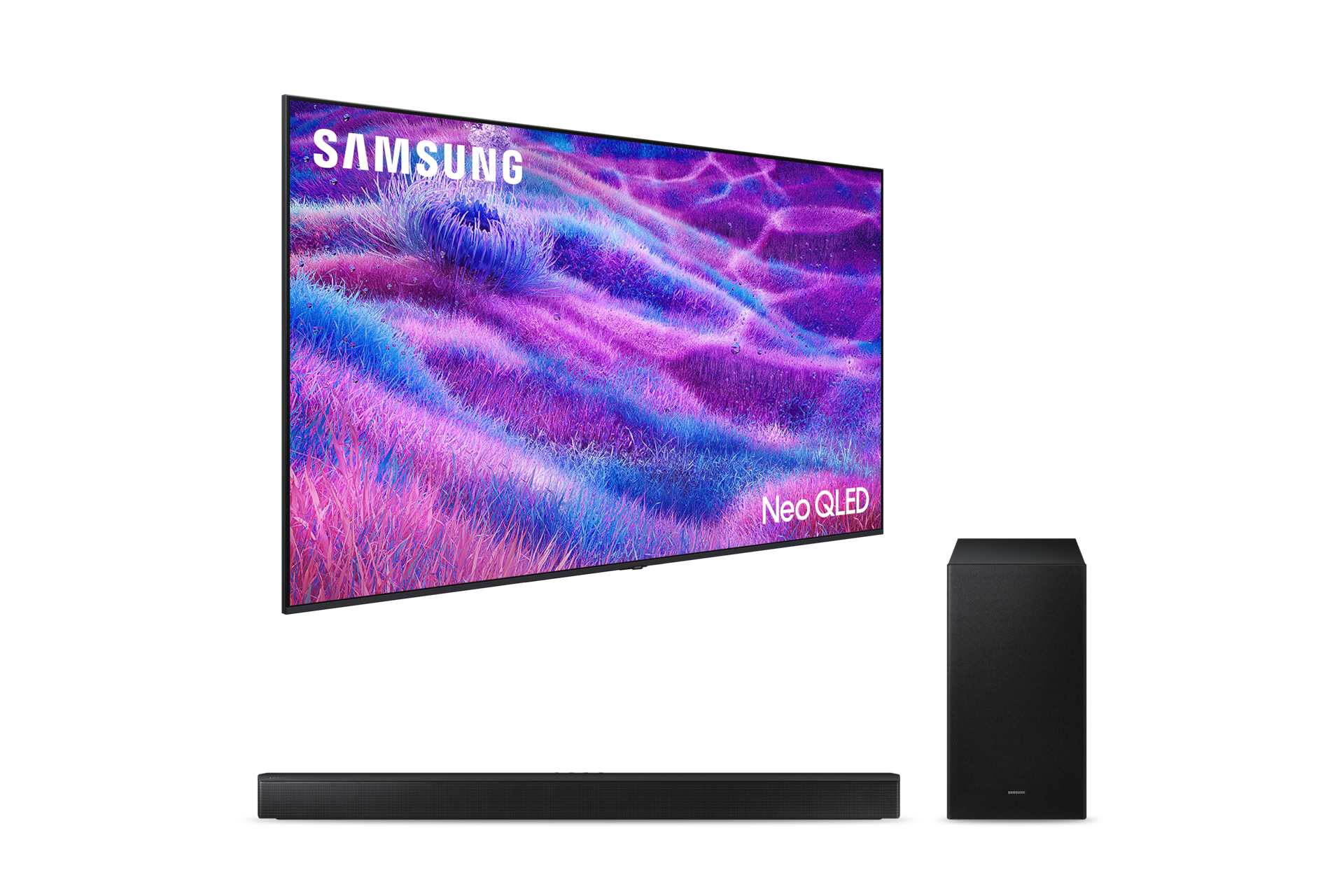 풀 모션 슬림핏 벽걸이형 TV의 좌측 30도 측면과 사운드바의 정면이 보입니다.