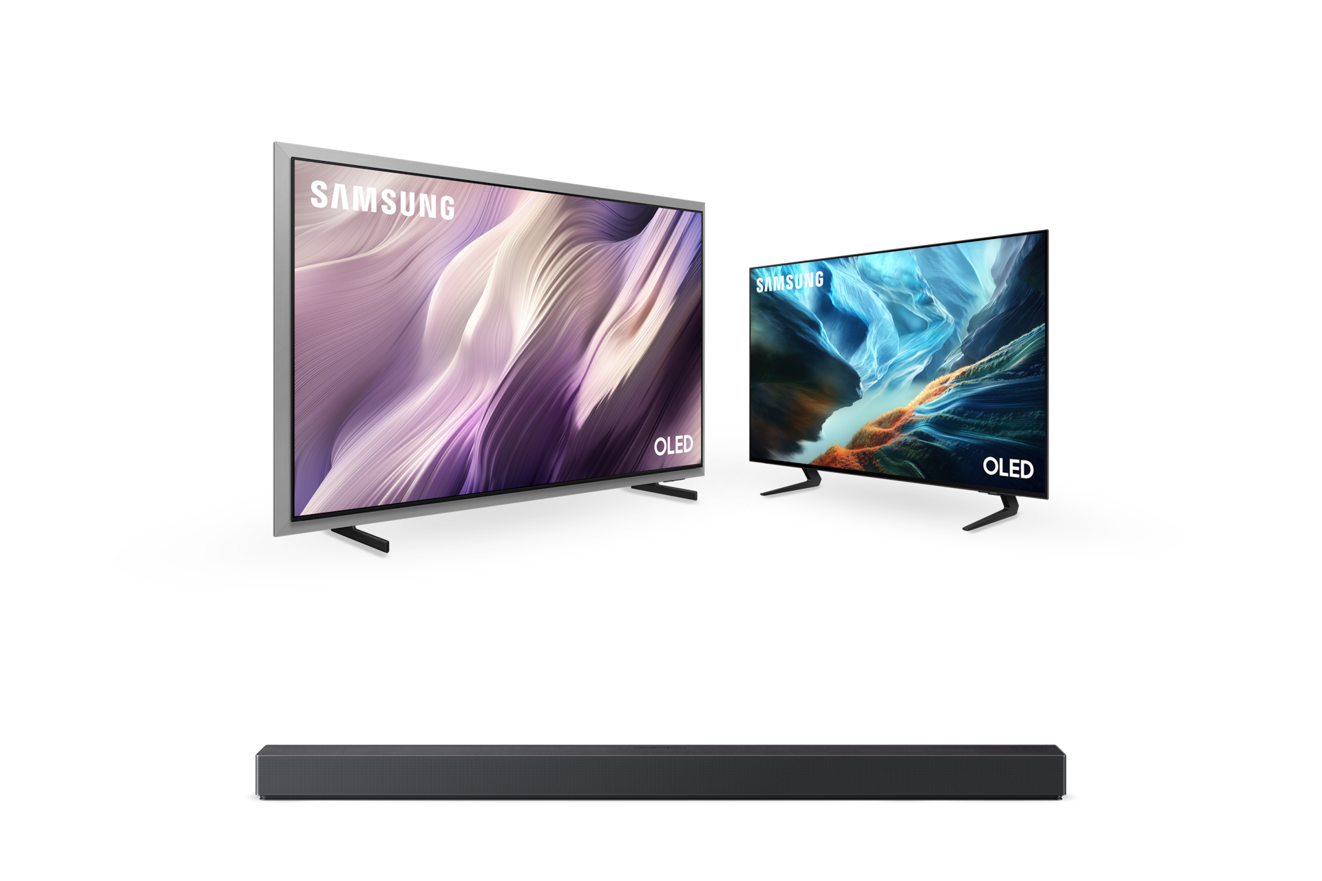 좌측에는 2026 OLED SH95 (195cm) 스탠드형 TV가 우측 45도 방향으로 틀어져 있으며, 우측에는 2026 OLED SH90 (105cm) 스탠드형 TV가 좌측 45도 틀어져서 놓여 있습니다. TV 하단에는 7.1.2ch 올인원 사운드바 QS90H가 놓여 있습니다.
