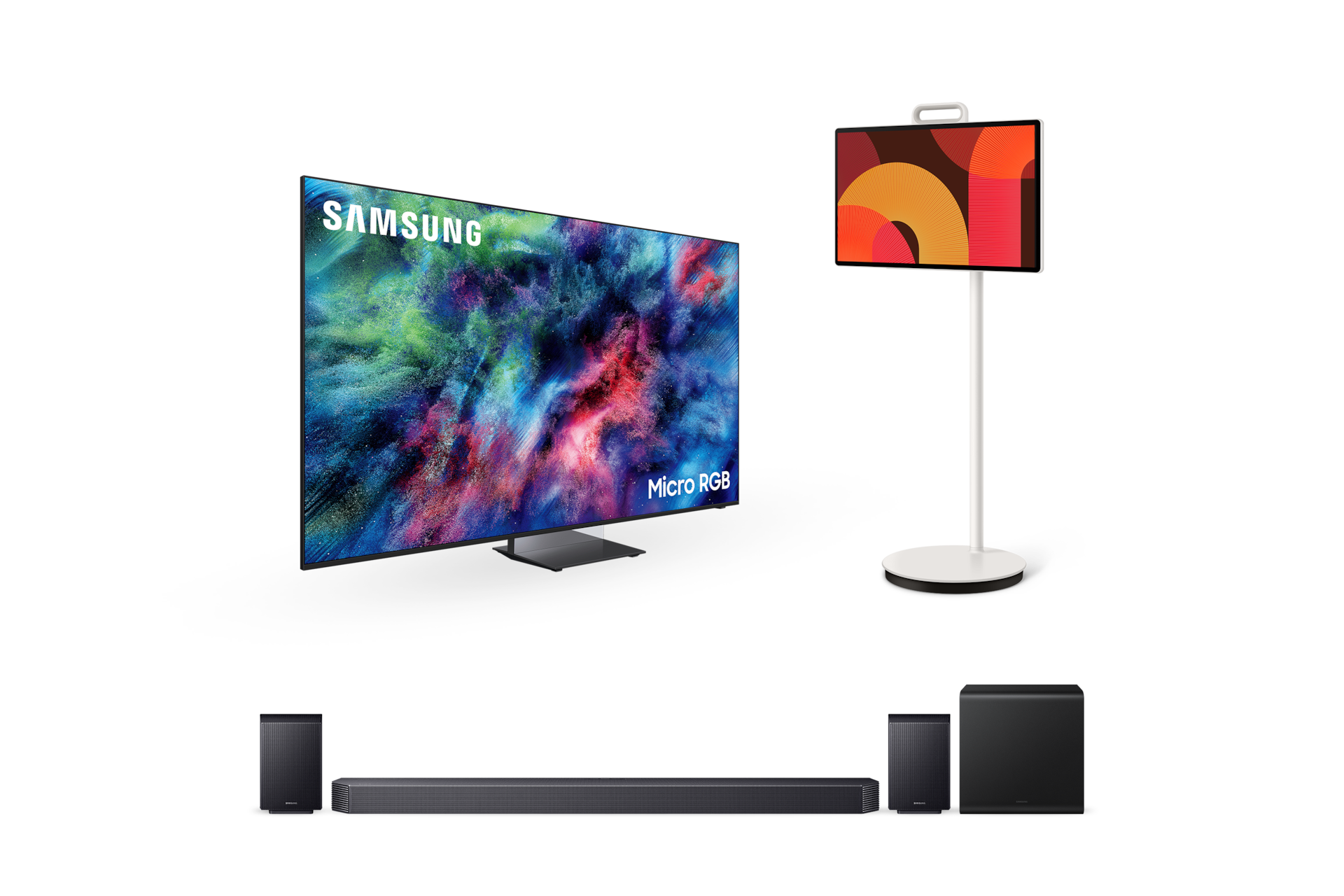 좌측에는 2026 Micro RGB RH95 (189cm) 스탠드형 TV가 우측 45도 방향으로 틀어져 있으며, 우측에는 스탠드에 결합된 The Movingstyle가 좌측 45도 틀어져서 놓여 있습니다. TV 하단에는 9.1.4ch 사운드바 Q930H가 놓여 있습니다.
