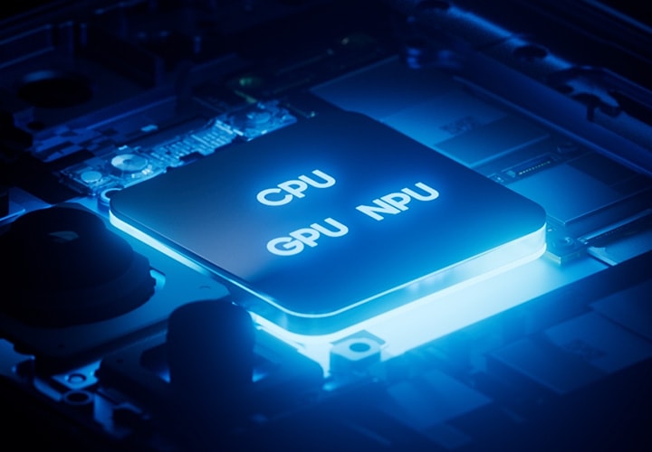 갤럭시 Z 폴드7 내부의 칩이 빛나고 있습니다. 상단에는 CPU, NPU, GPU라고 적힌 빛나는 문자가 있습니다.