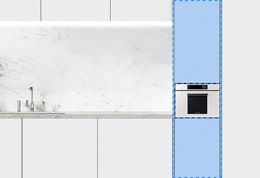 주방의 싱크대가 보이고 우측 수납장 안에 Bespoke 콤팩트 오븐을 설치한 모습입니다.