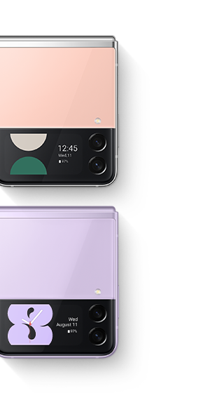 갤럭시 Z 플립3 비스포크 에디션 ‘실버,핑크, 핑크’ 제품과 라벤더 제품이 커버 디스플레이가 보이게 놓여져 있습니다.